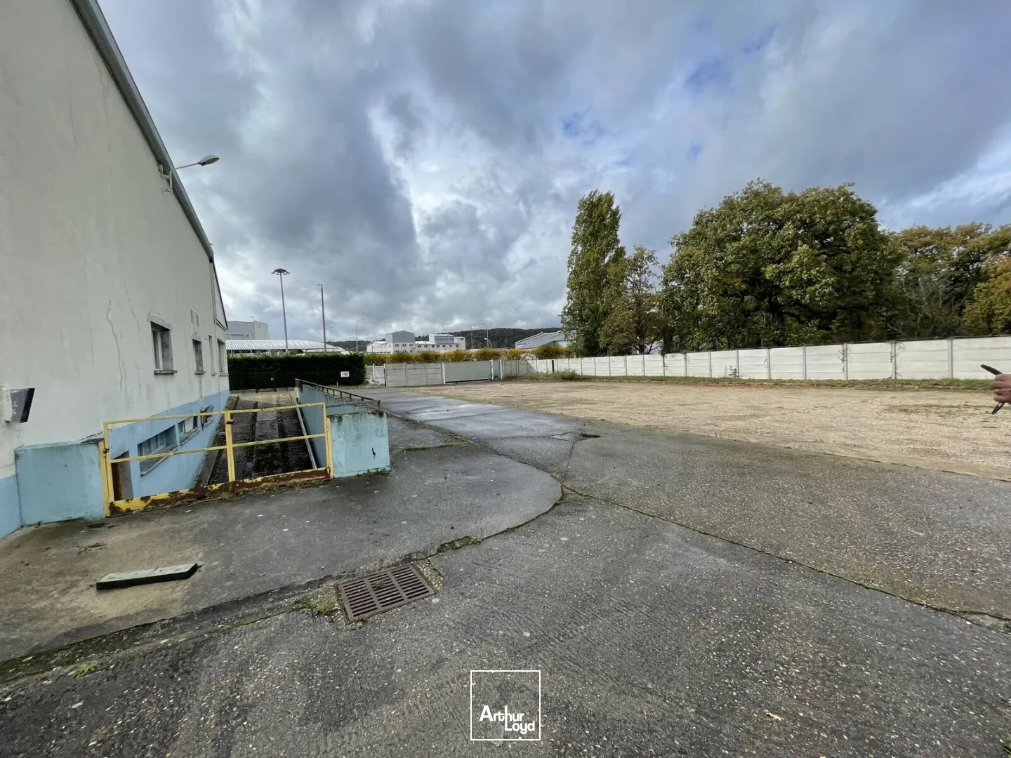 A Vendre - Local d'Activité 