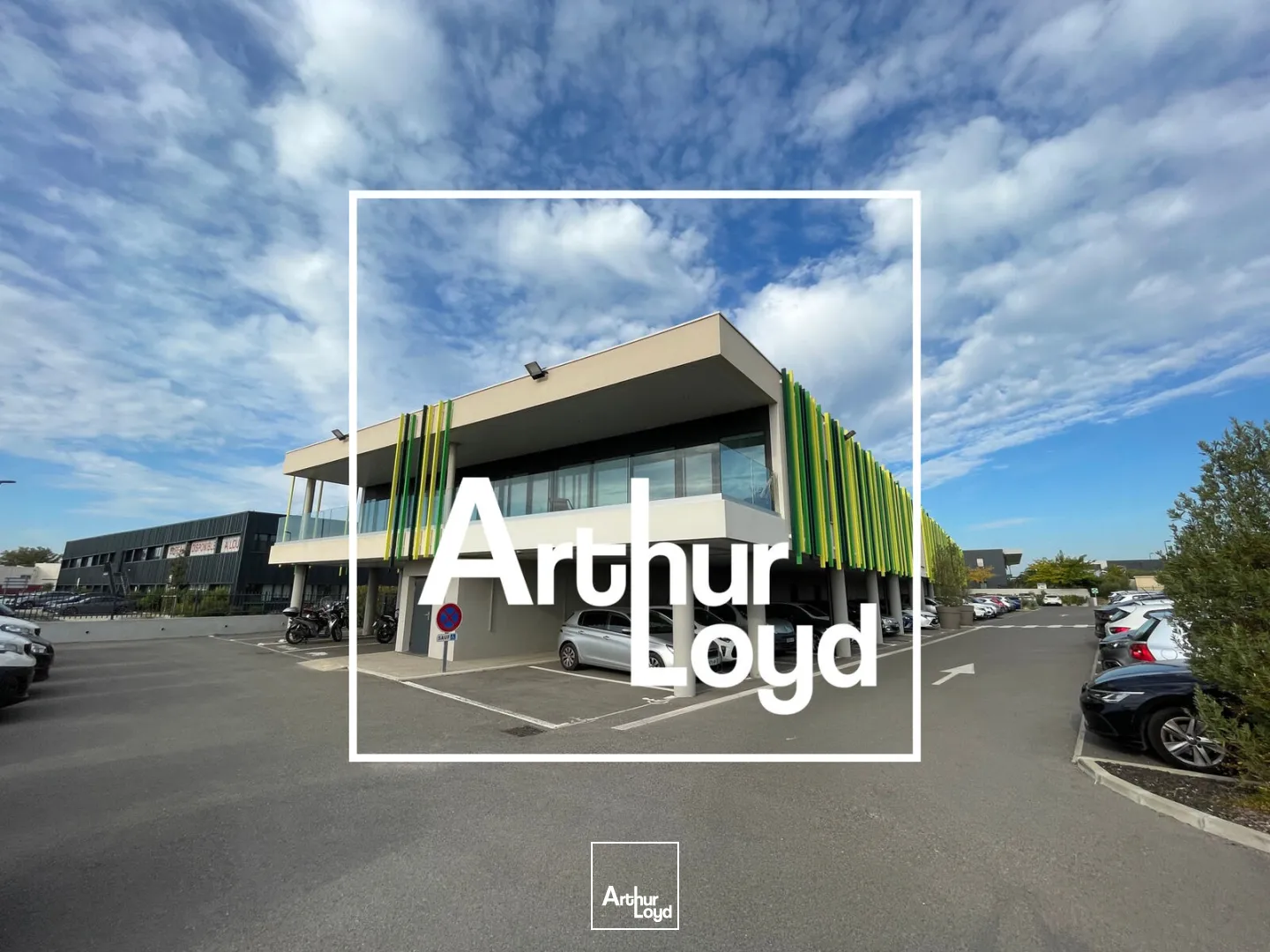 IMMEUBLE DE BUREAUX INDEPENDANT DE 1890 m2 A VENDRE - MAUGUIO FREJORGUES EST