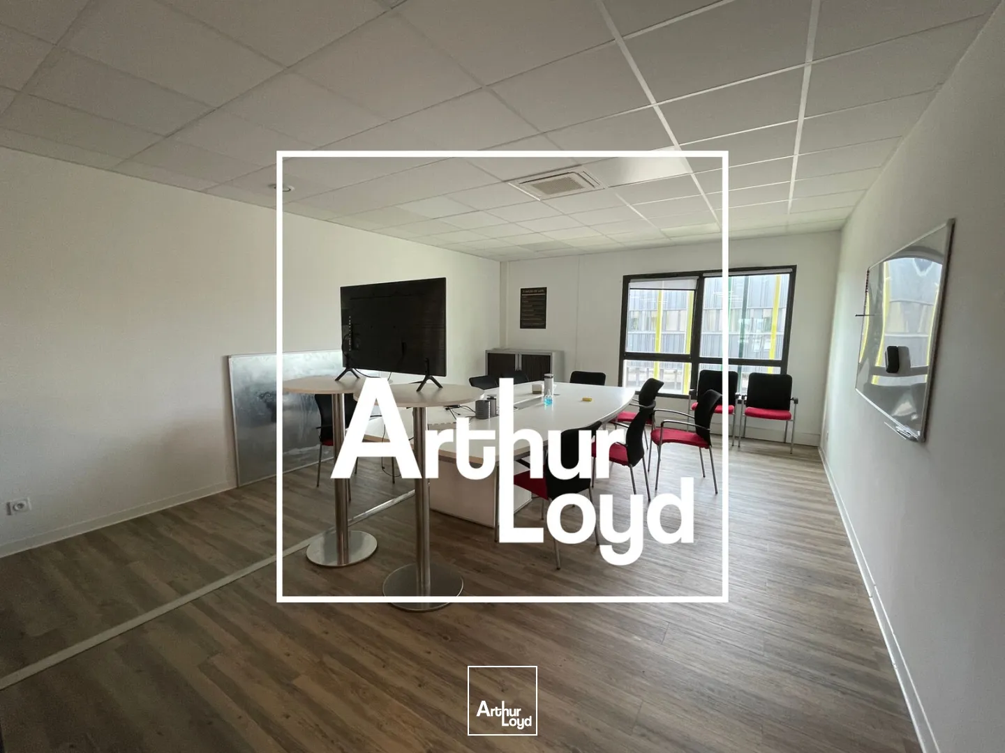 IMMEUBLE DE BUREAUX INDEPENDANT DE 1890 m2 A VENDRE - MAUGUIO FREJORGUES EST