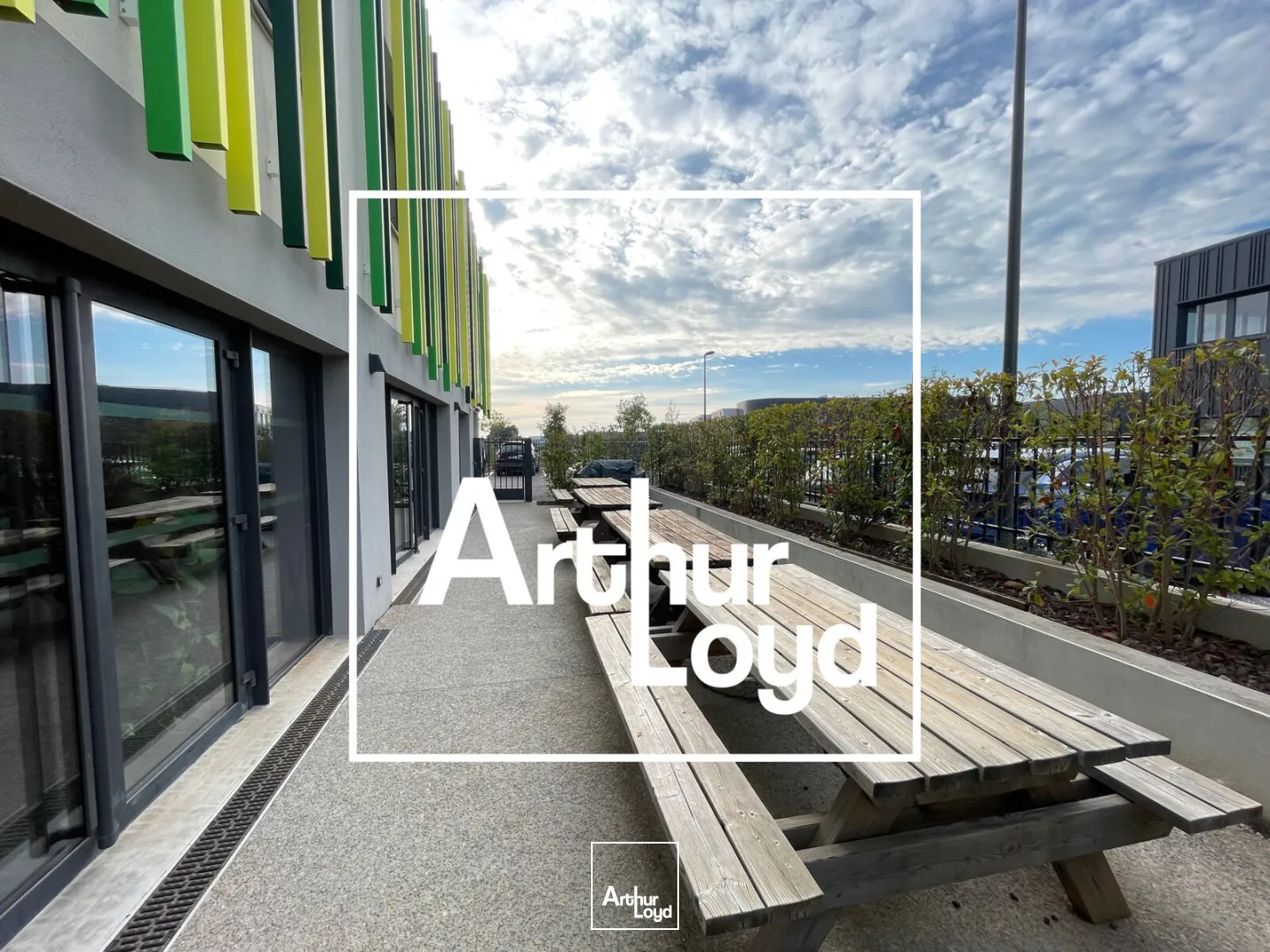 IMMEUBLE DE BUREAUX INDEPENDANT DE 1890 m2 A VENDRE - MAUGUIO FREJORGUES EST