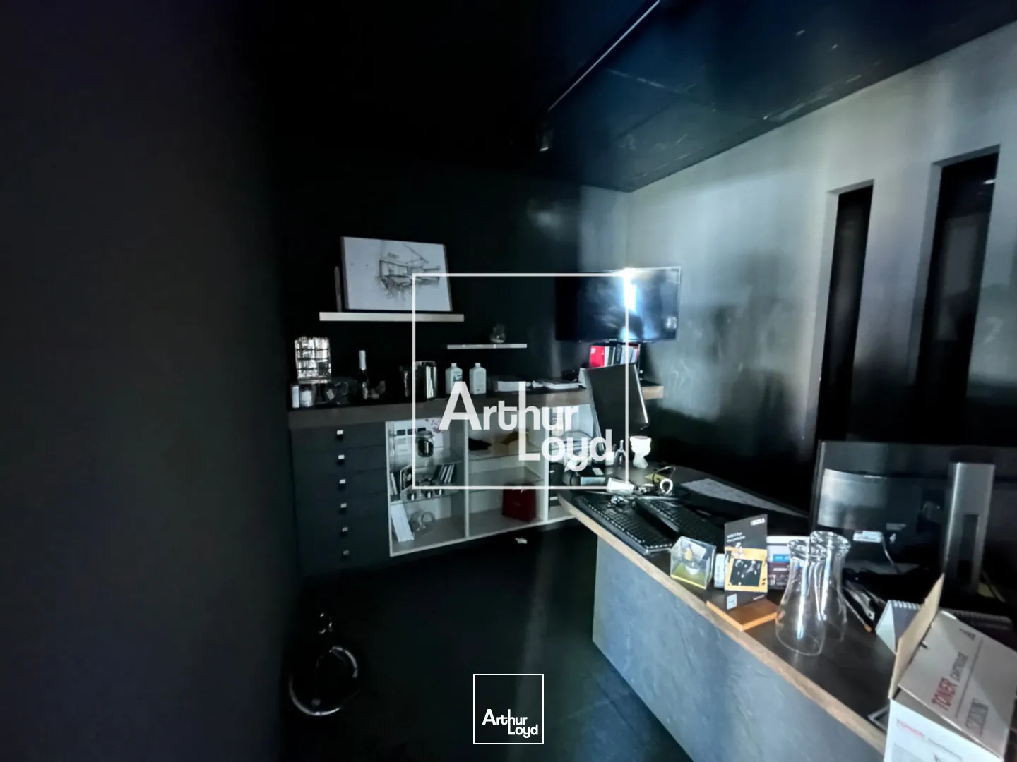 Local commercial 240 m² à louer à Lattes - Visibilité optimale et emplacement stratégique