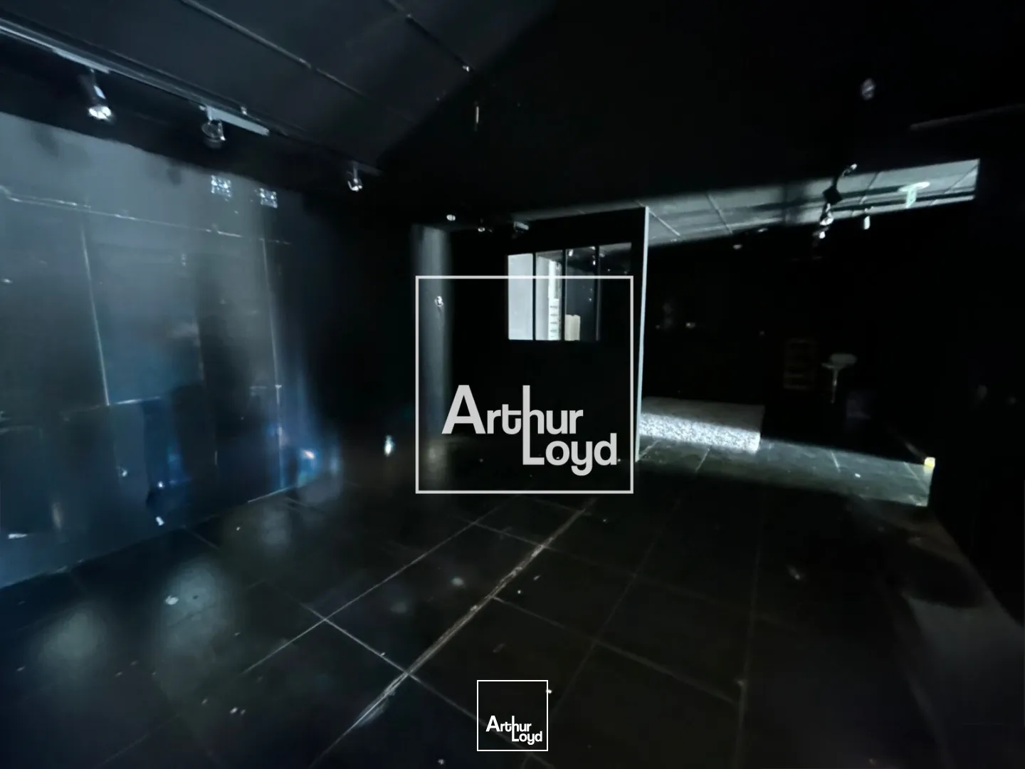 Local commercial 240 m² à louer à Lattes - Visibilité optimale et emplacement stratégique