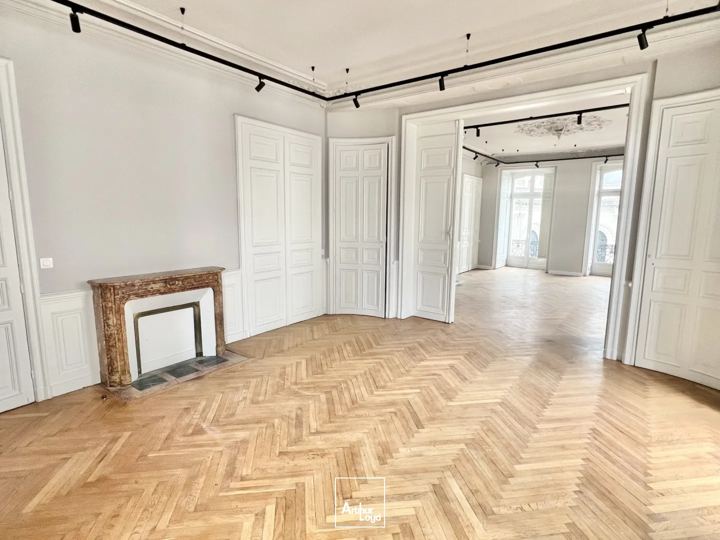 BUREAUX DE PRESTIGE A VENDRE - NANTES CENTRE - AFFRE - CALVAIRE