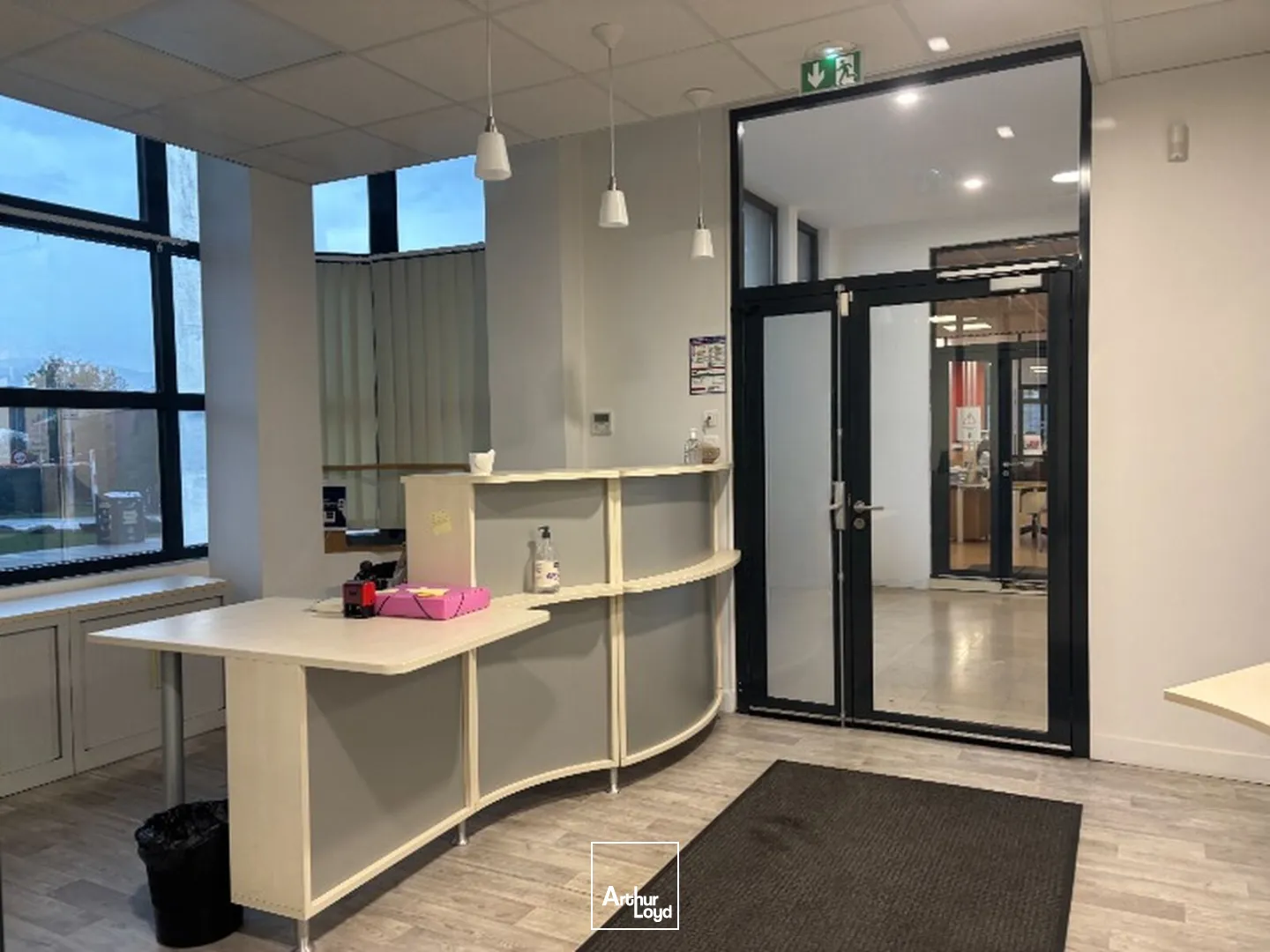 À VENDRE : Locaux d'activités de 1 226 m² dont 336 m² en sous-sol au coeur du quartier Technopole à Saint-Étienne