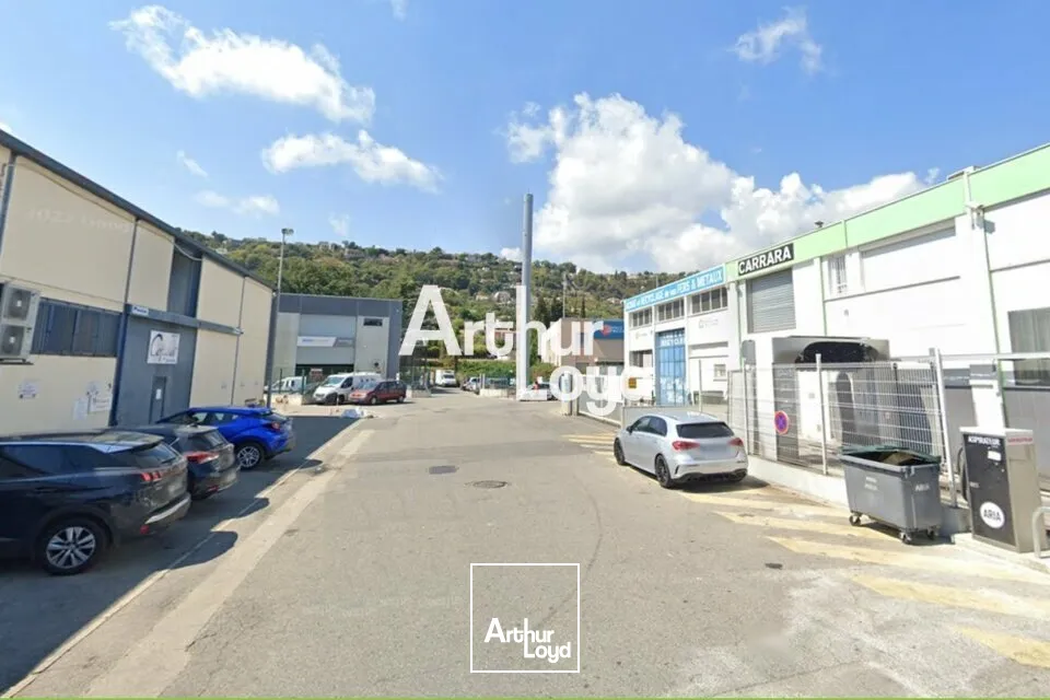Rare : local d'activité de 237m² à louer sur la zone d'activité de Saint Laurent du Var