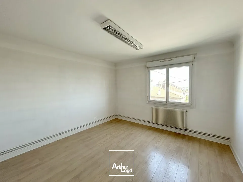 BUREAUX à VENDRE de 367 m²