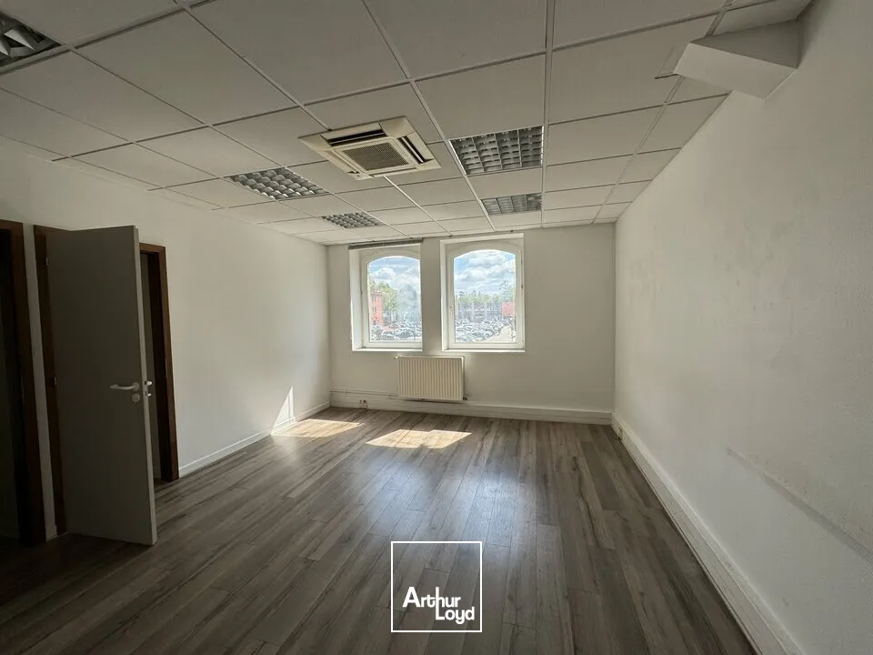 BUREAUX à LOUER de 219 m²