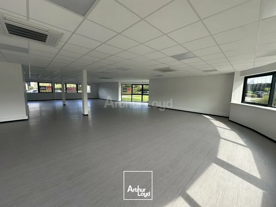 BUREAUX à VENDRE de 442 m²