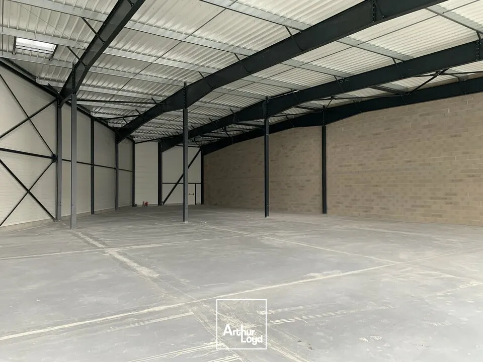 SAINTE MAURE DE TOURAINE LOCAL COMMERCIAL A LOUER 600 M²