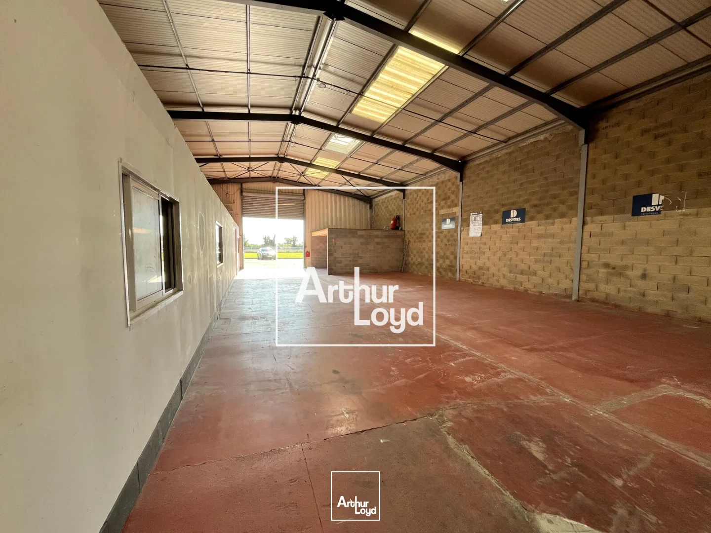 LOCATION LOCAL D'ACTIVITÉ 390M2 - NIMES SUD- ST GILLES