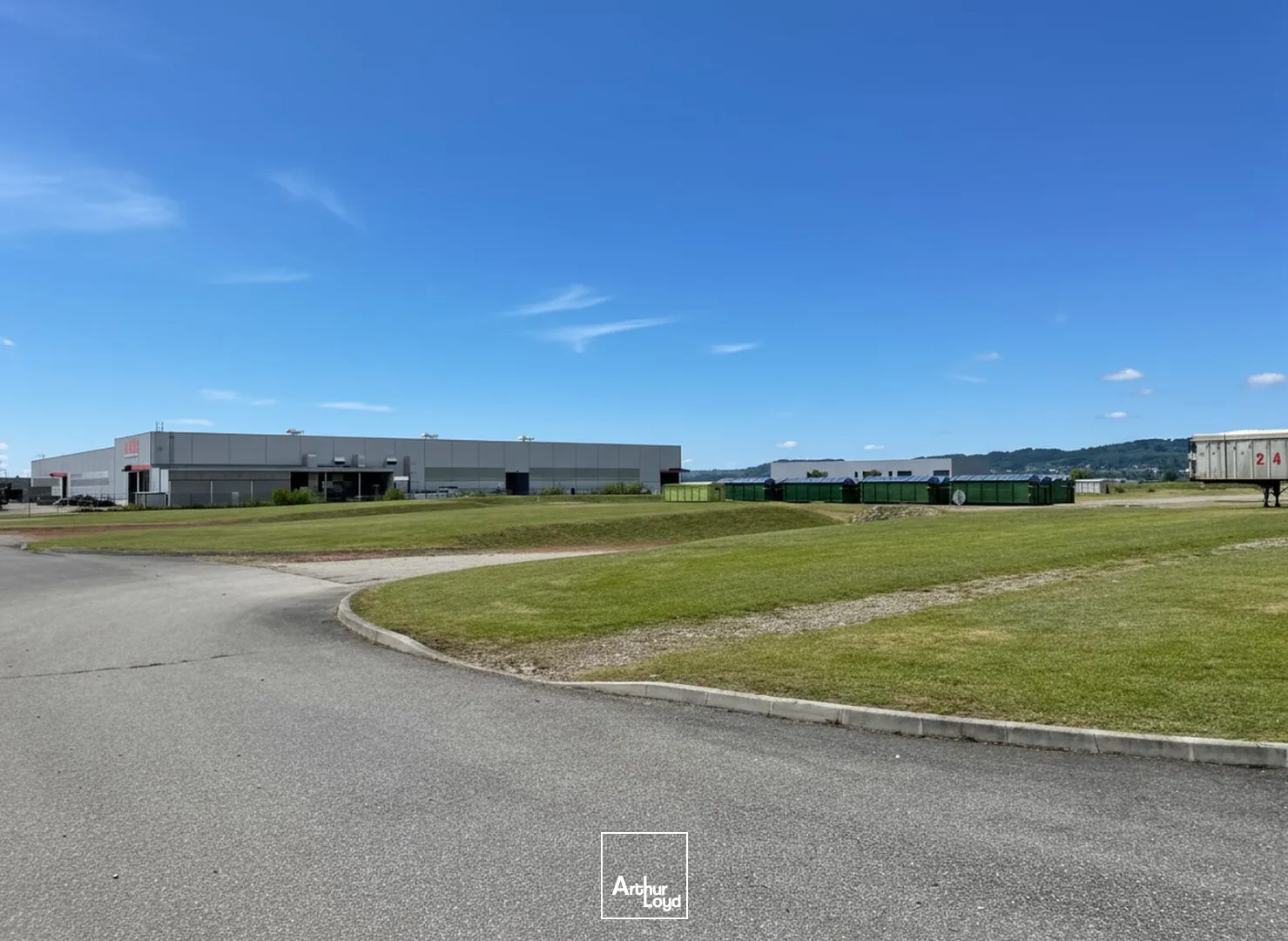 Ténement exceptionnel 22 698 m² sur terrain de plus de 10 HA