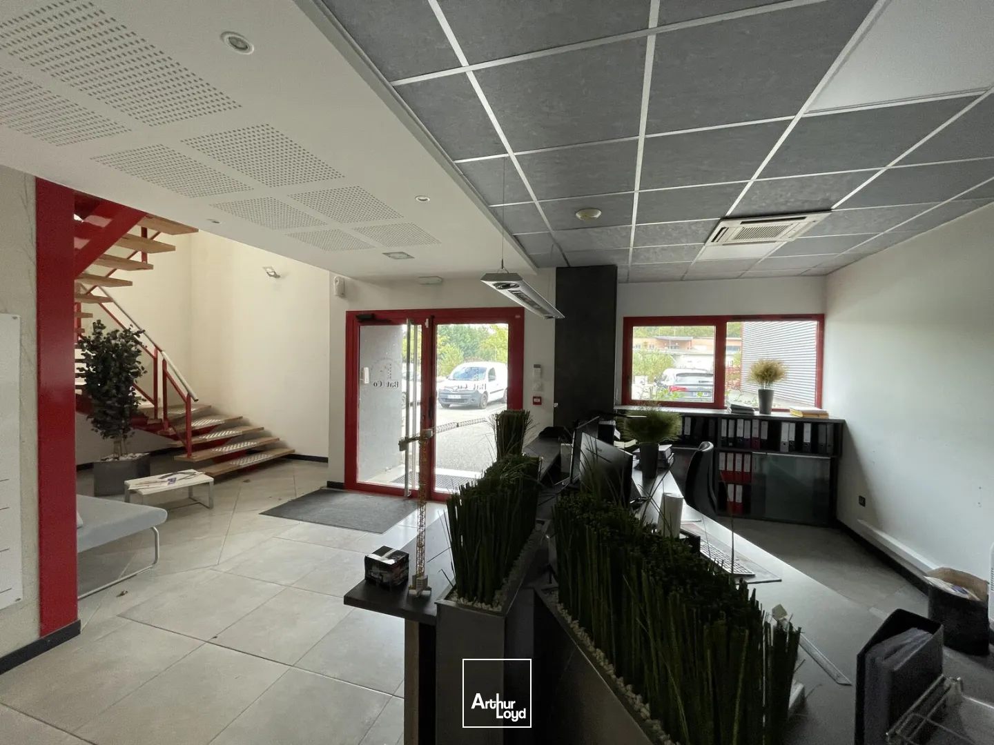 site industriel 1555 m² - vaste foncier