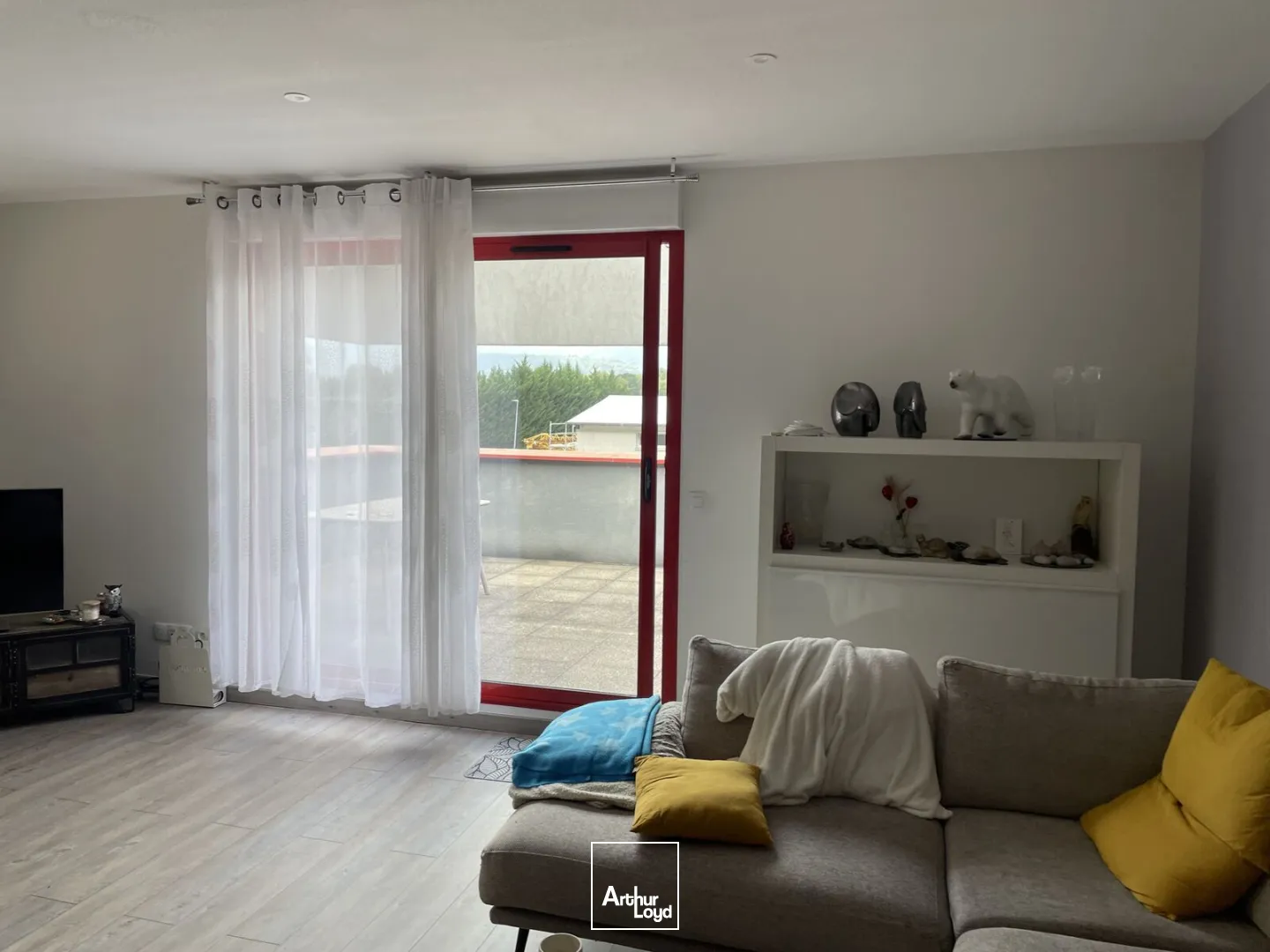 site industriel 1555 m² - vaste foncier