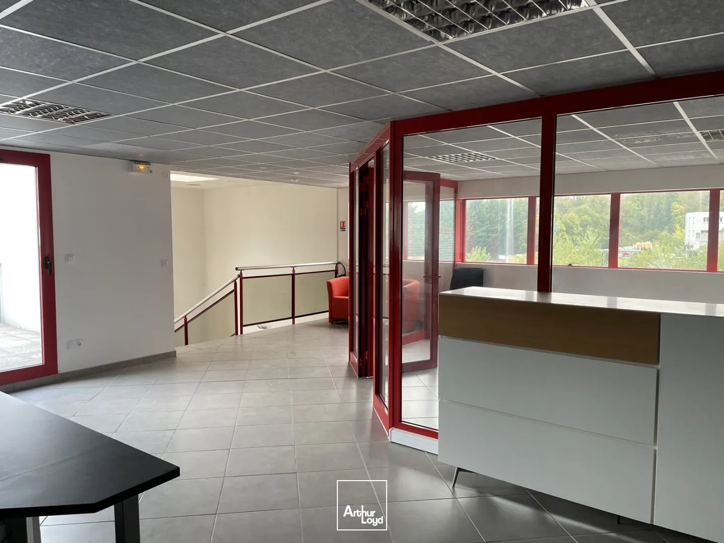 site industriel 1555 m² - vaste foncier