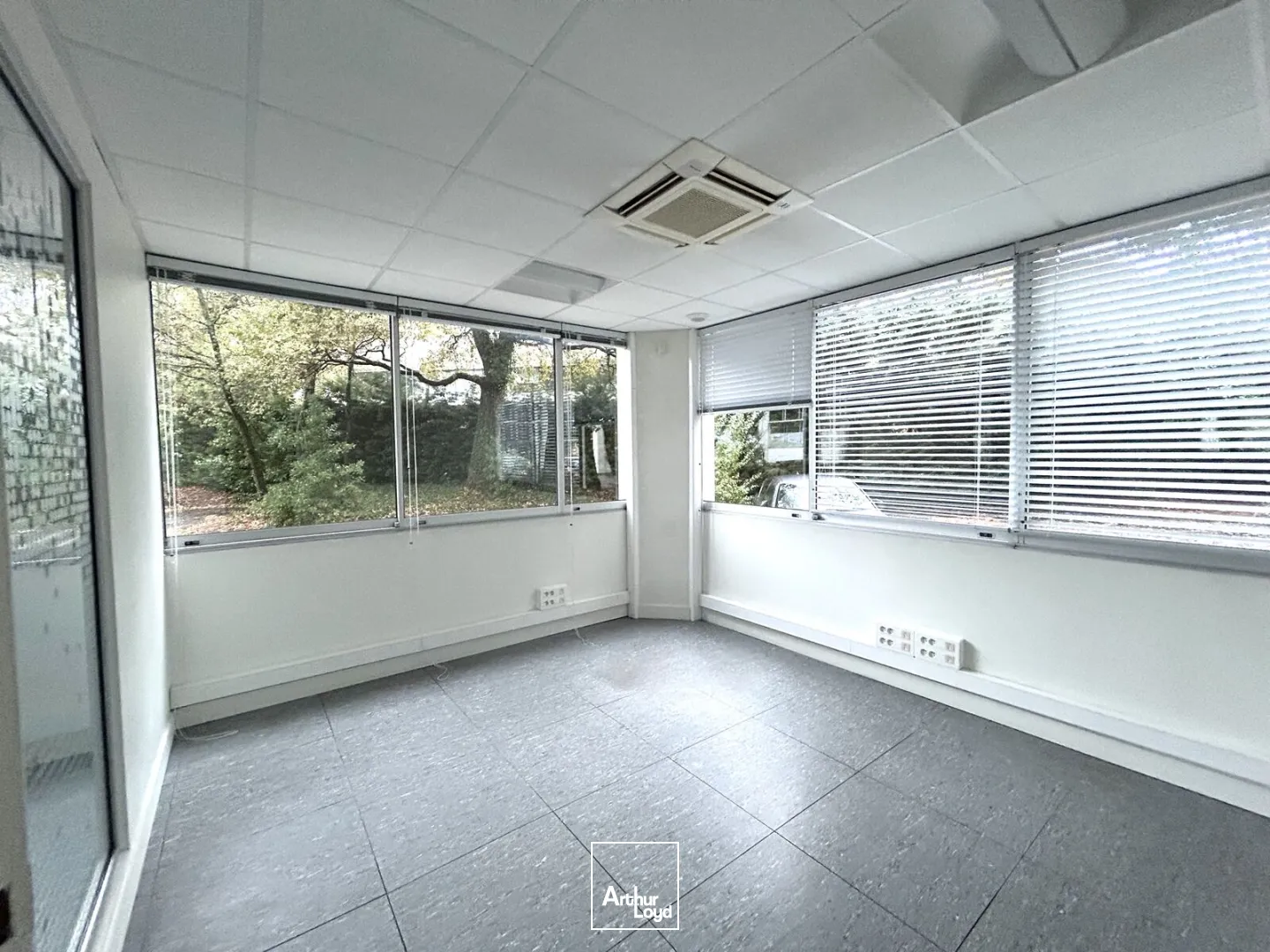 A louer - Plateau de 222 m² de bureaux climatisés - Mérignac à proximité du tram