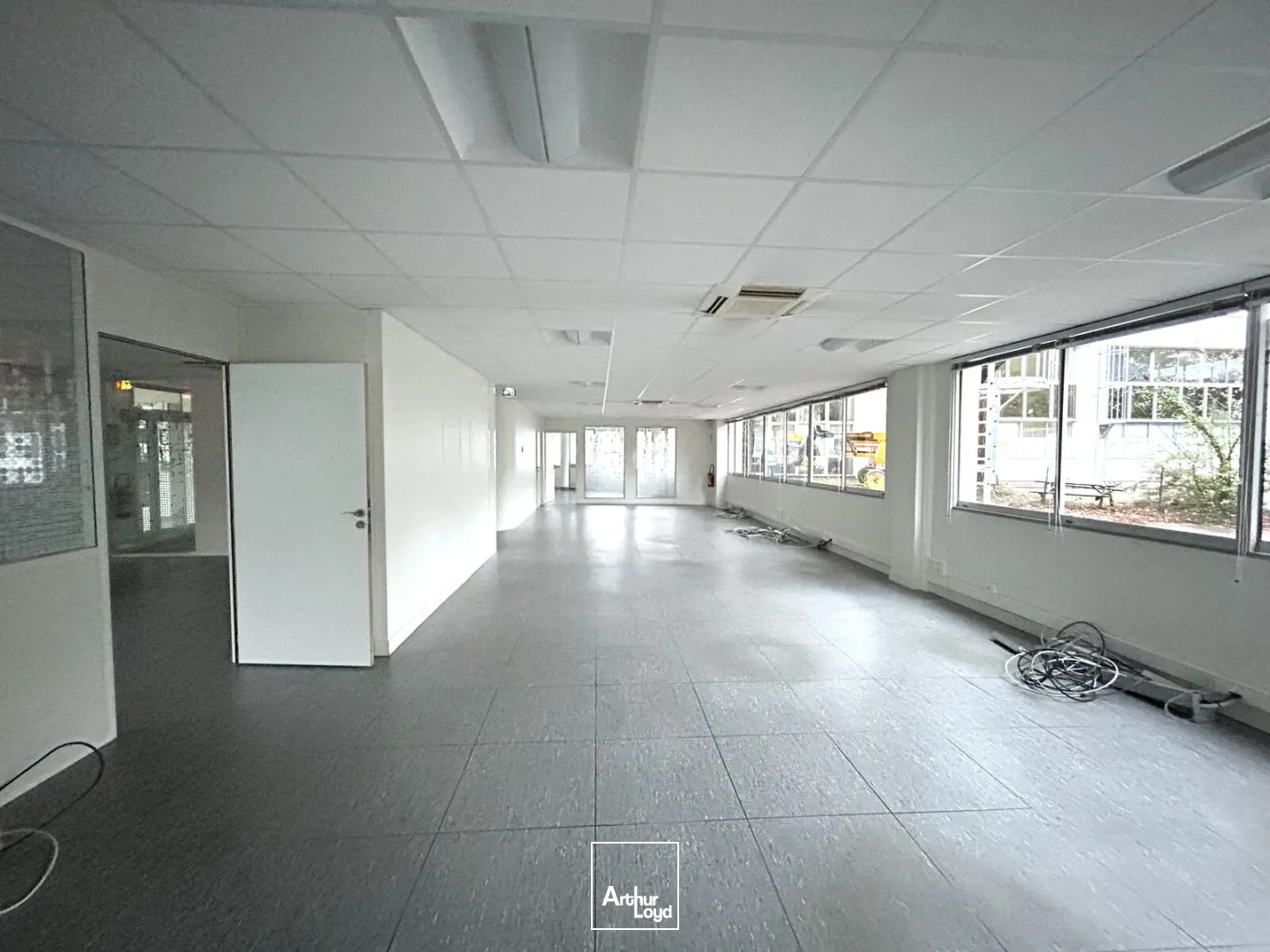 A louer - Plateau de 222 m² de bureaux climatisés - Mérignac à proximité du tram
