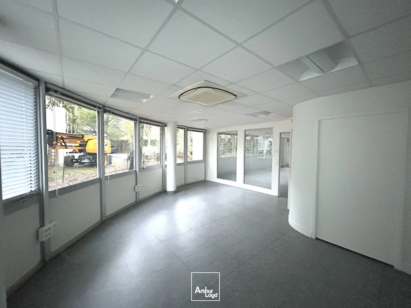A louer - Plateau de 222 m² de bureaux climatisés - Mérignac à proximité du tram