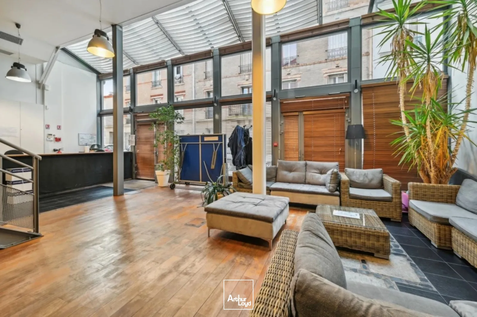 Immeuble indépendants style loft avec terrasses, à deux pas du métro Alésia.