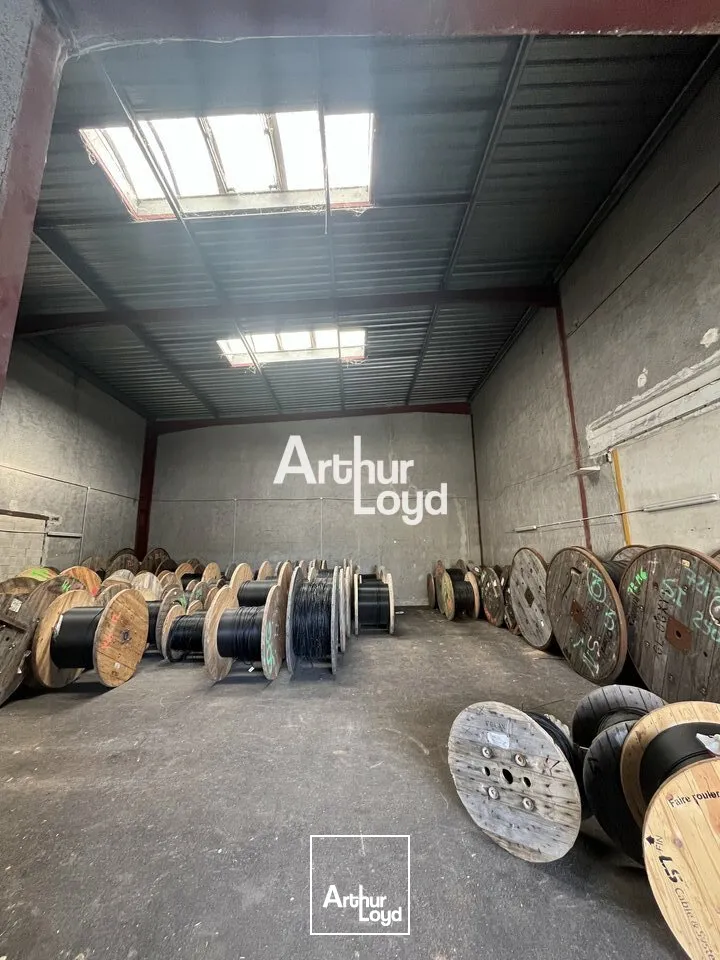 Locaux mixtes 250 m² - Mandelieu