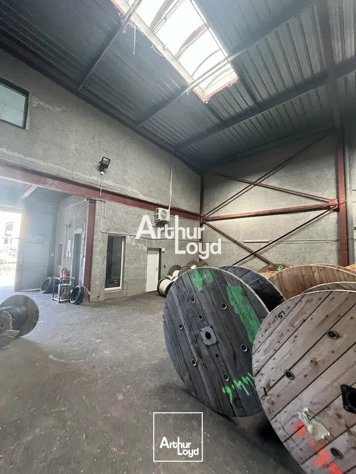 Locaux mixtes 250 m² - Mandelieu