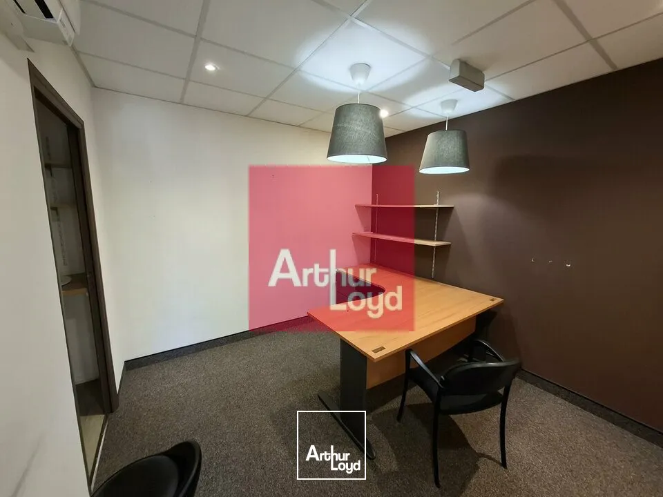 RIOM CENTRE LOCAL COMMERCIAL A VENDRE 113 m²