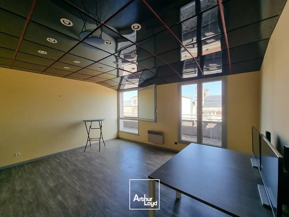 À louer  Bureaux à partir de 25 m² jusqu'à 200 m²  Centre-ville de La Roche-sur-Yon