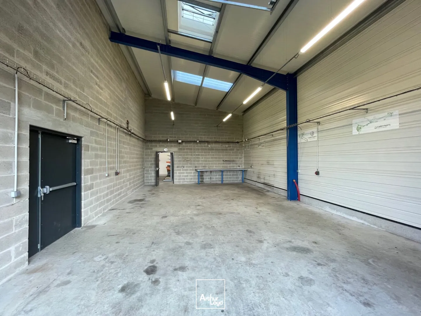 A VENDRE LOCAL D'ACTIVITÉ 483 M2 À RESSONS SUR MATZ - PROCHE A1