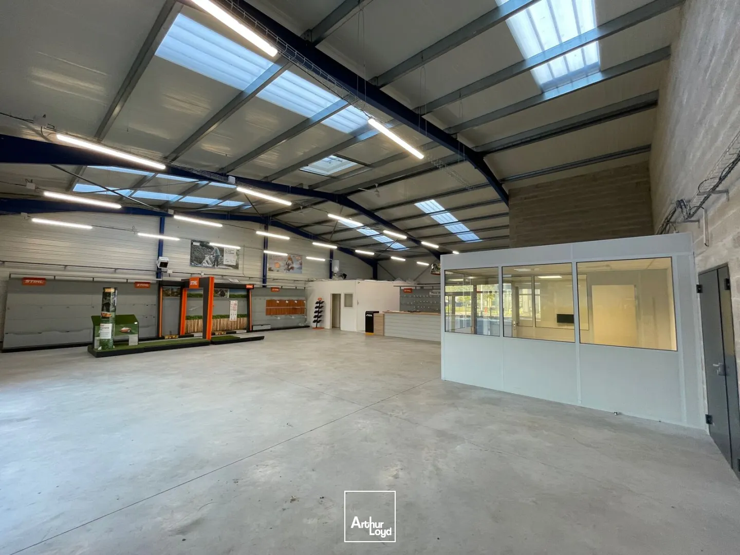 A VENDRE LOCAL D'ACTIVITÉ 483 M2 À RESSONS SUR MATZ - PROCHE A1