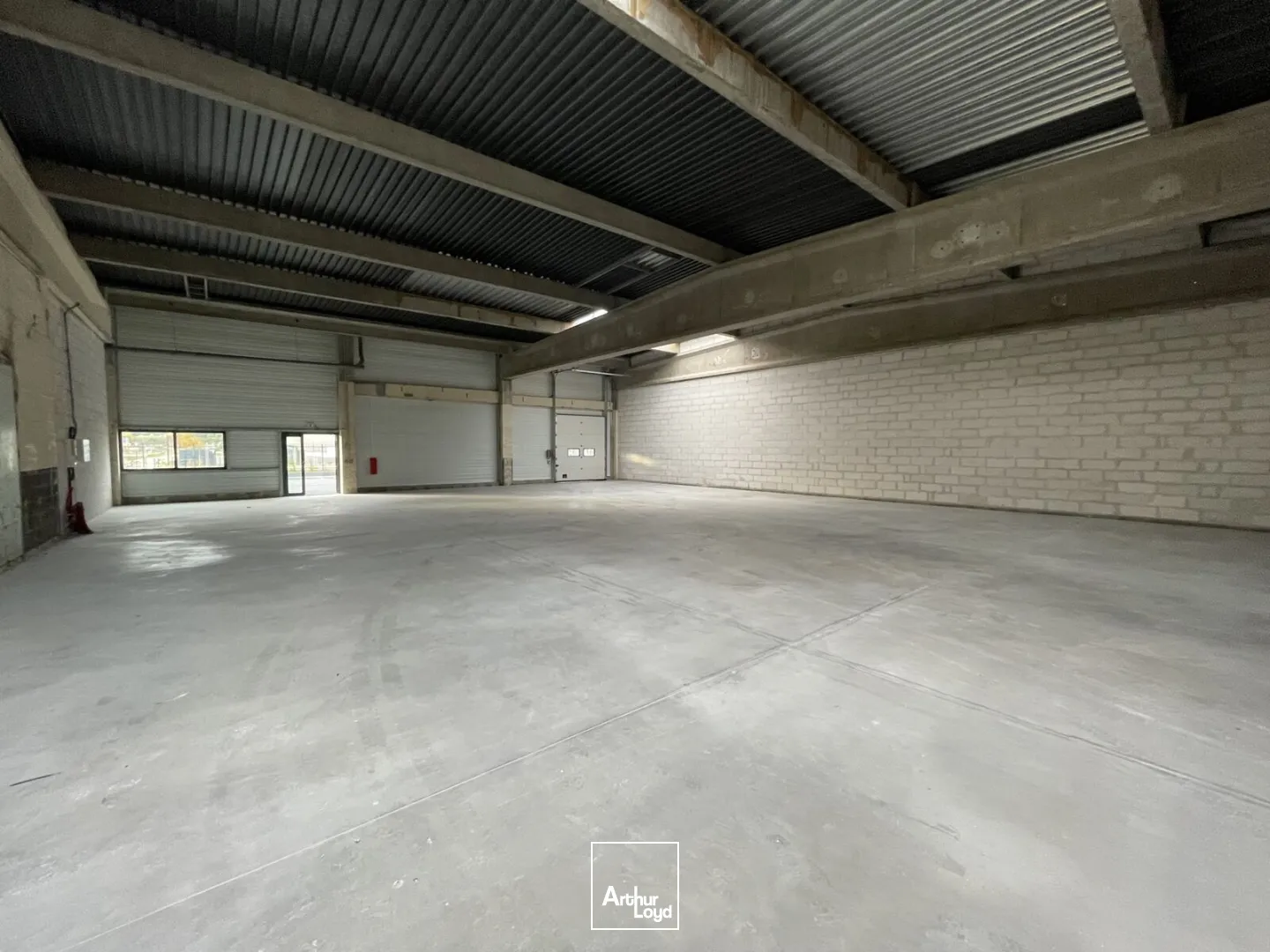 Locaux d'activité à vendre à PETIT COURONNE 76650