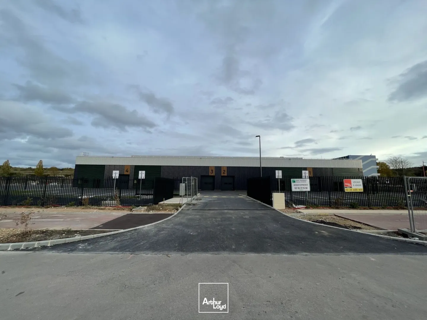 Locaux d'activité à vendre à PETIT COURONNE 76650