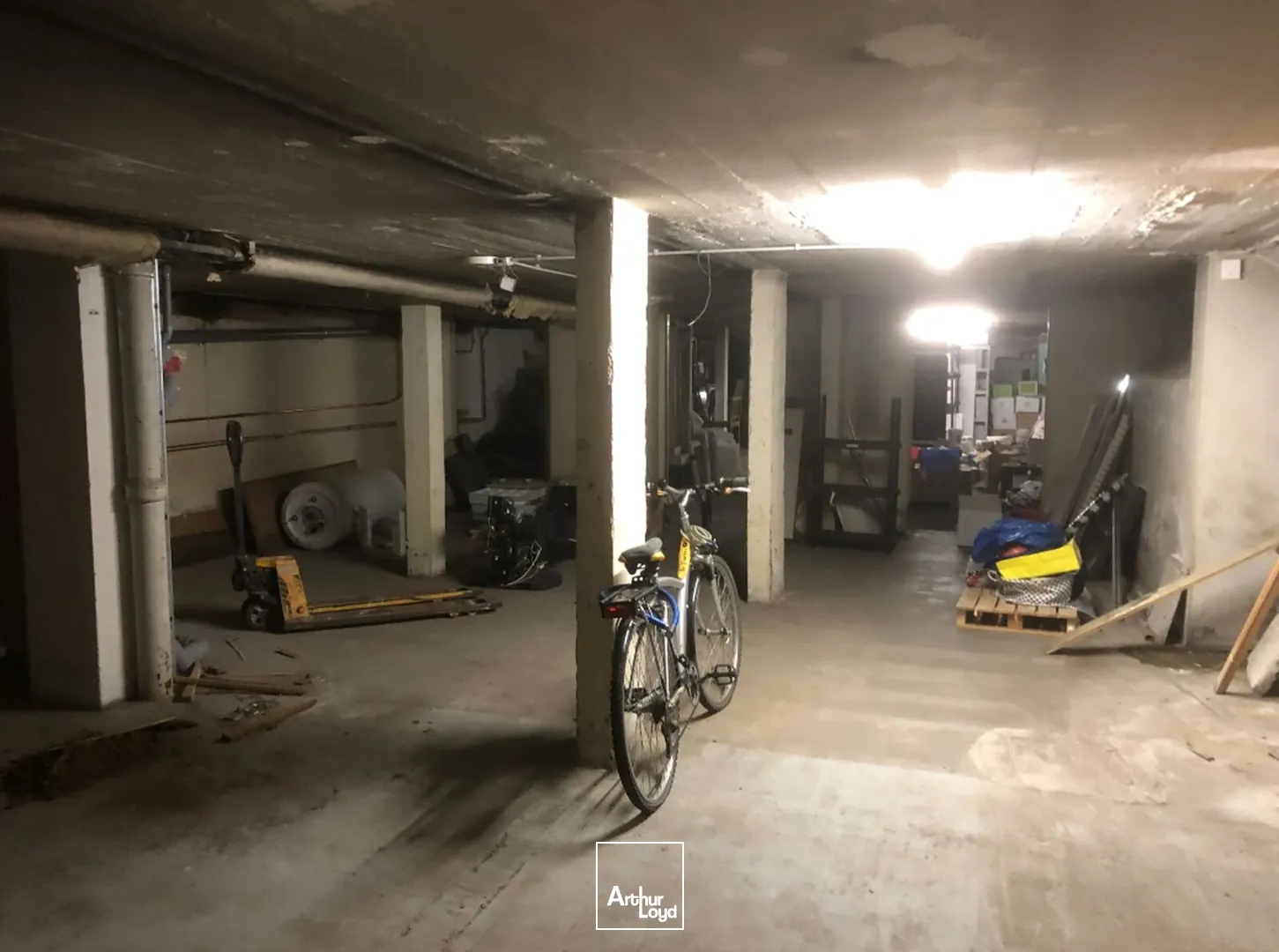 local commercial 698 m² location Grenoble