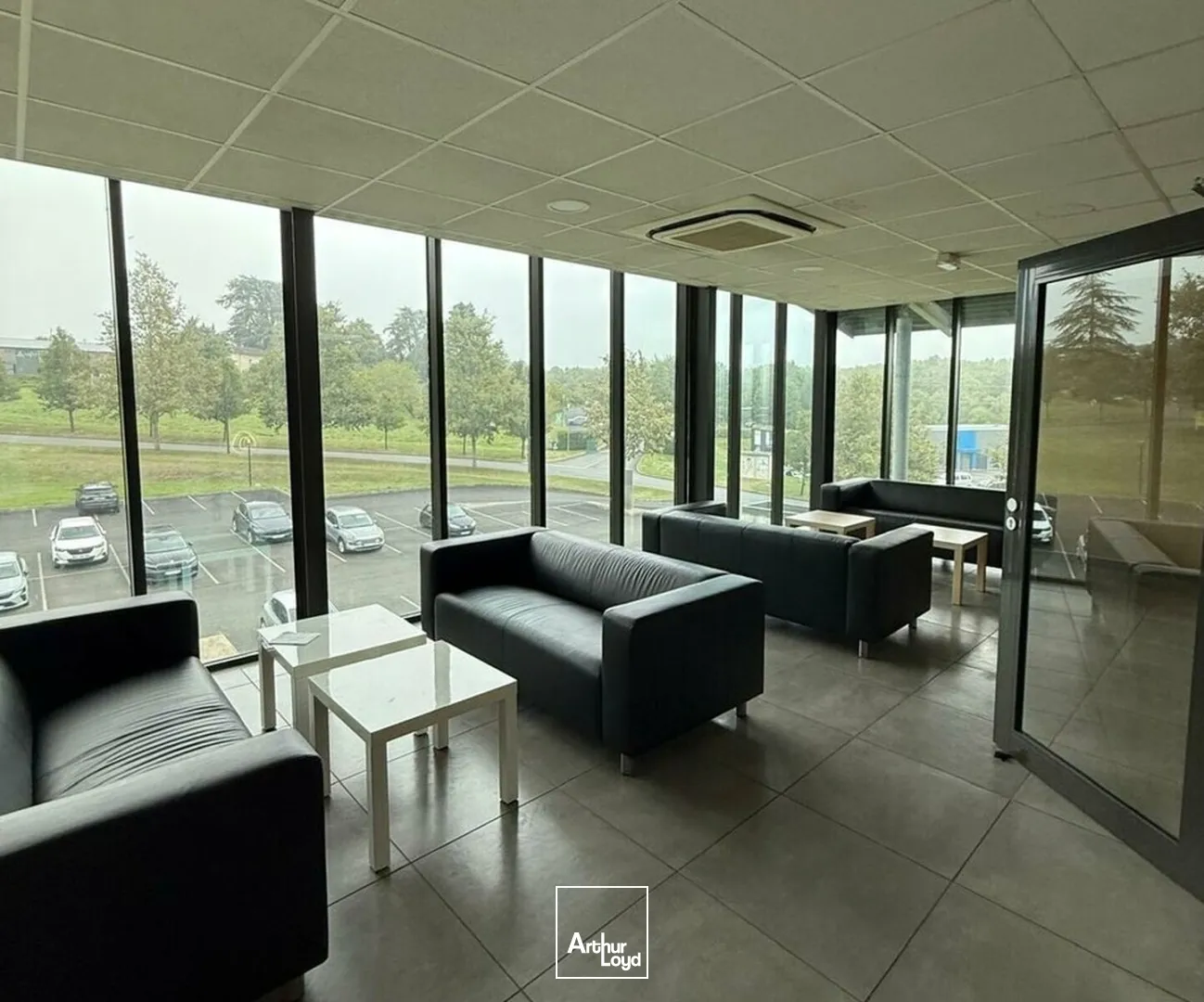Bureaux à louer 400 m² - Environnement tertiaire dynamique à proximité de Périgueux