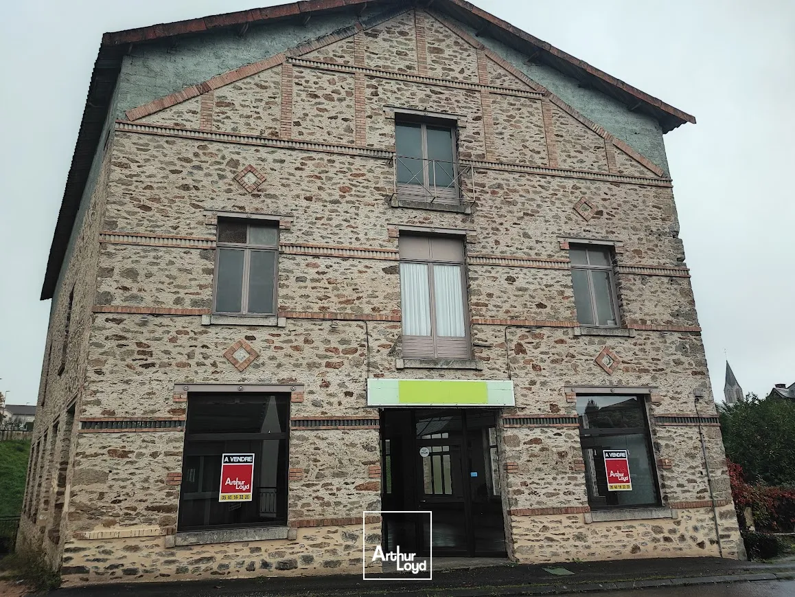 A vendre CHALUS immeuble en parfait état à aménager de 900 m² environ