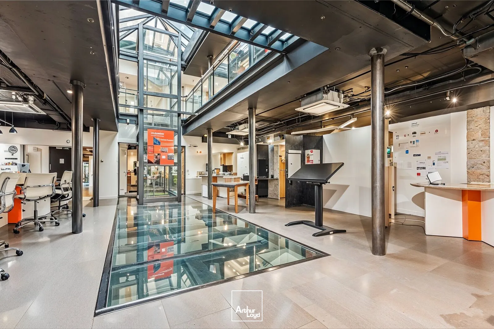 Bureaux indépendants rénovés - style industriel haut de gamme - Paris 10ème