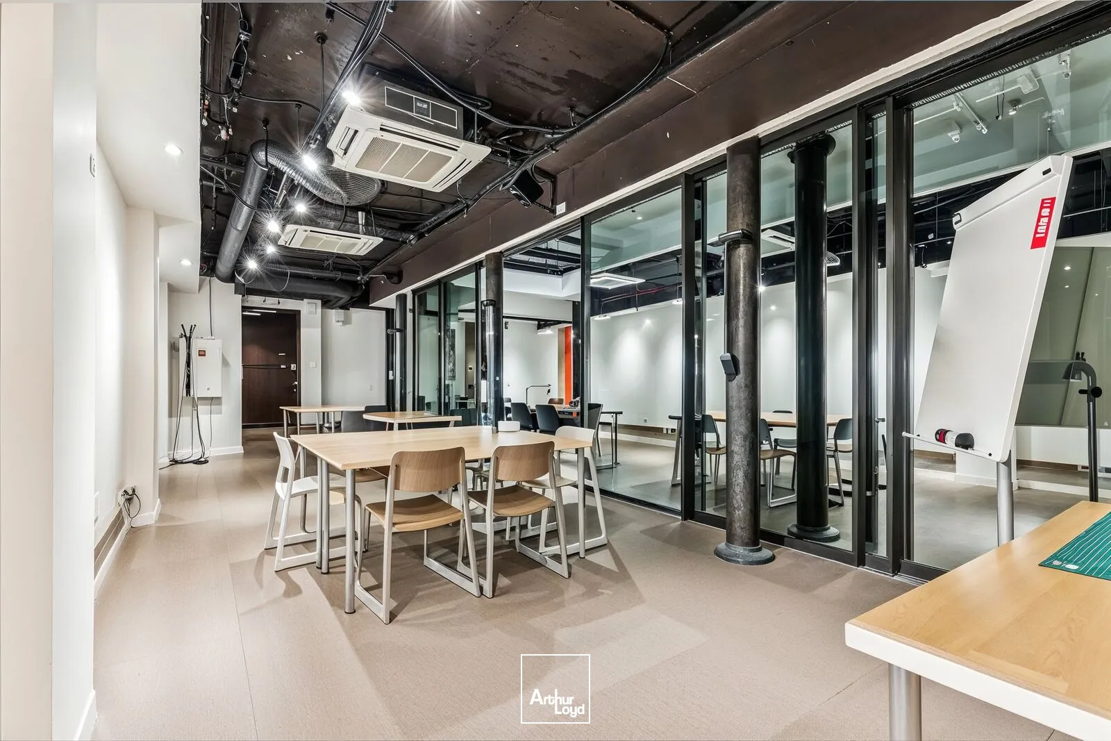 Bureaux indépendants rénovés - style industriel haut de gamme - Paris 10ème