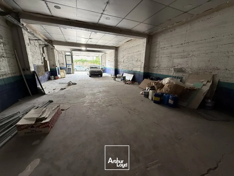 Locaux de stockage à Louer dans le centre ville de Valence.