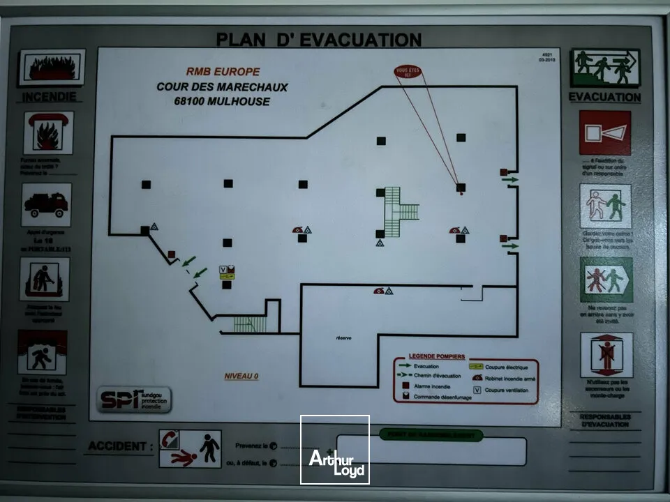 LOCAL COMMERCIAL à LOUER de 1052 m²