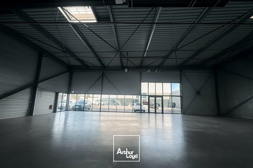 À louer  Local d'activité 509 m²  La Roche-sur-Yon (Zone Sud)