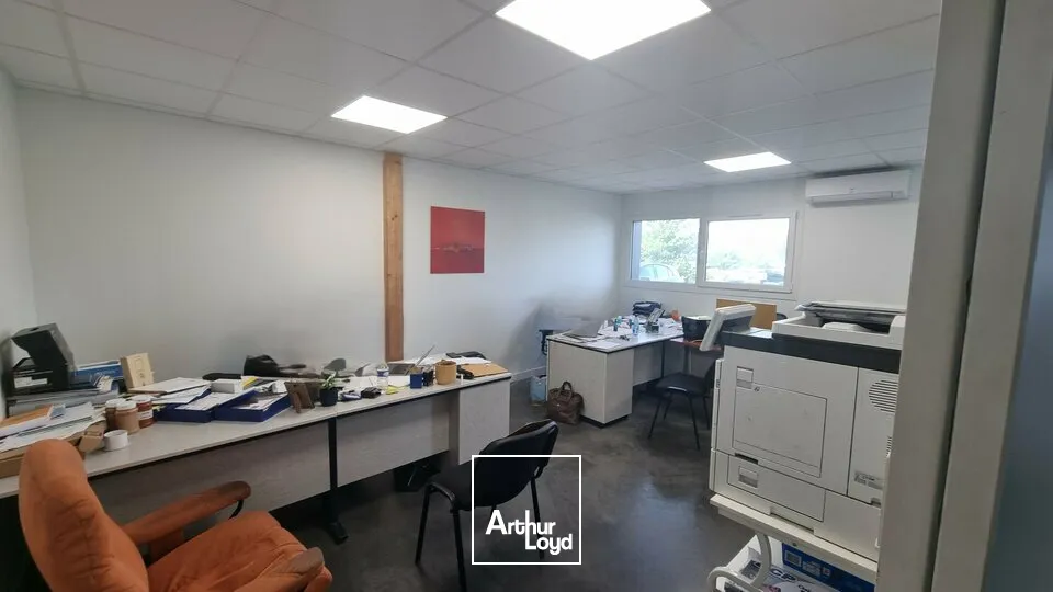 À louer  Poitiers Sud - Local d'activité de 145 m² dans une zone économique dynamique avec excellente accessibilité