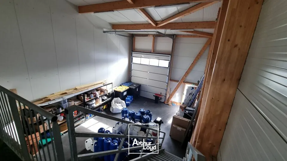 À louer  Poitiers Sud - Local d'activité de 145 m² dans une zone économique dynamique avec excellente accessibilité