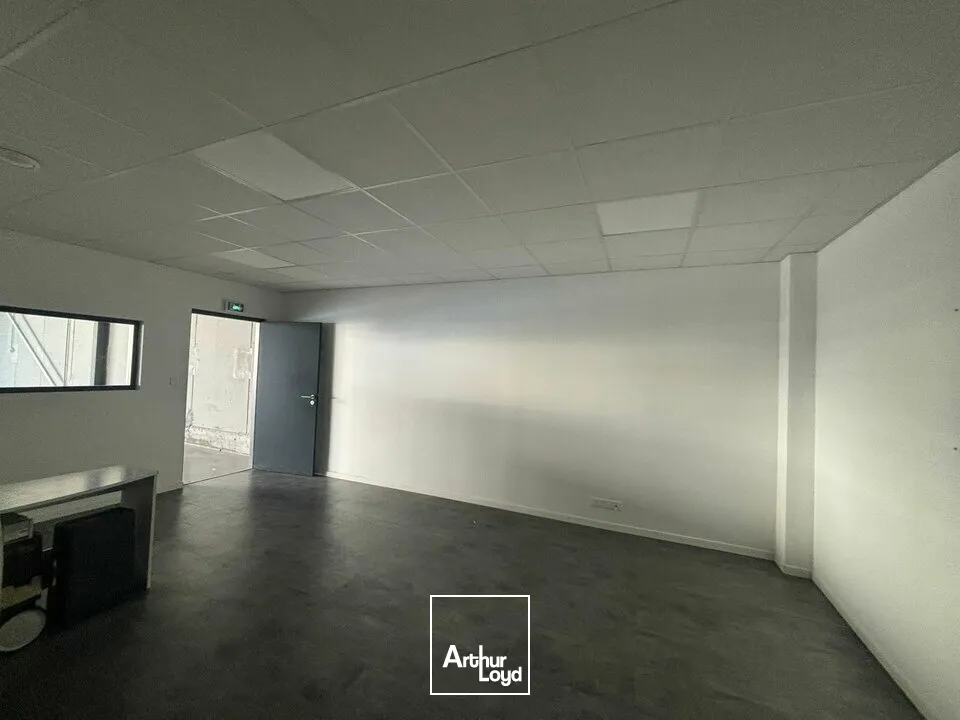 À louer  Local d'activité 509 m²  La Roche-sur-Yon (Zone Sud)