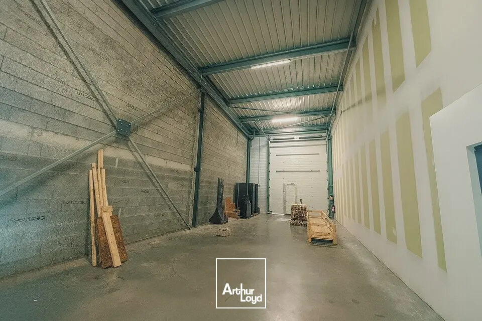 À louer  Local d'activité 509 m²  La Roche-sur-Yon (Zone Sud)