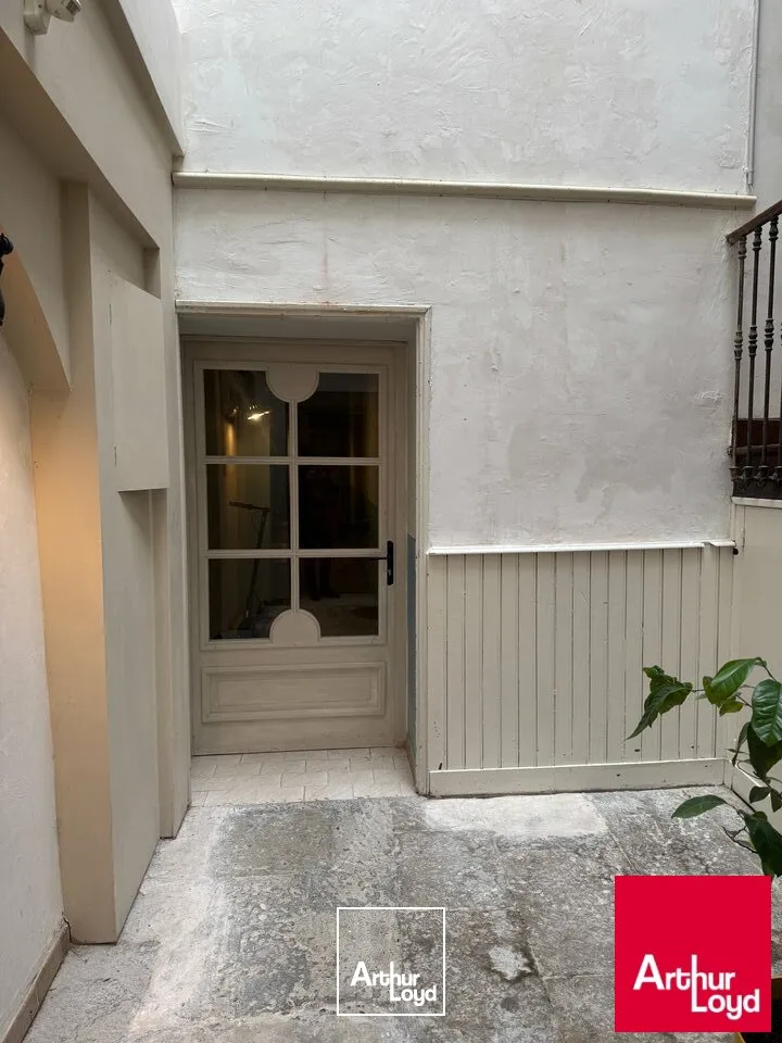 DAX rue piétonne - Local commercial avec grandes vitrines - IDEAL ENSEIGNE