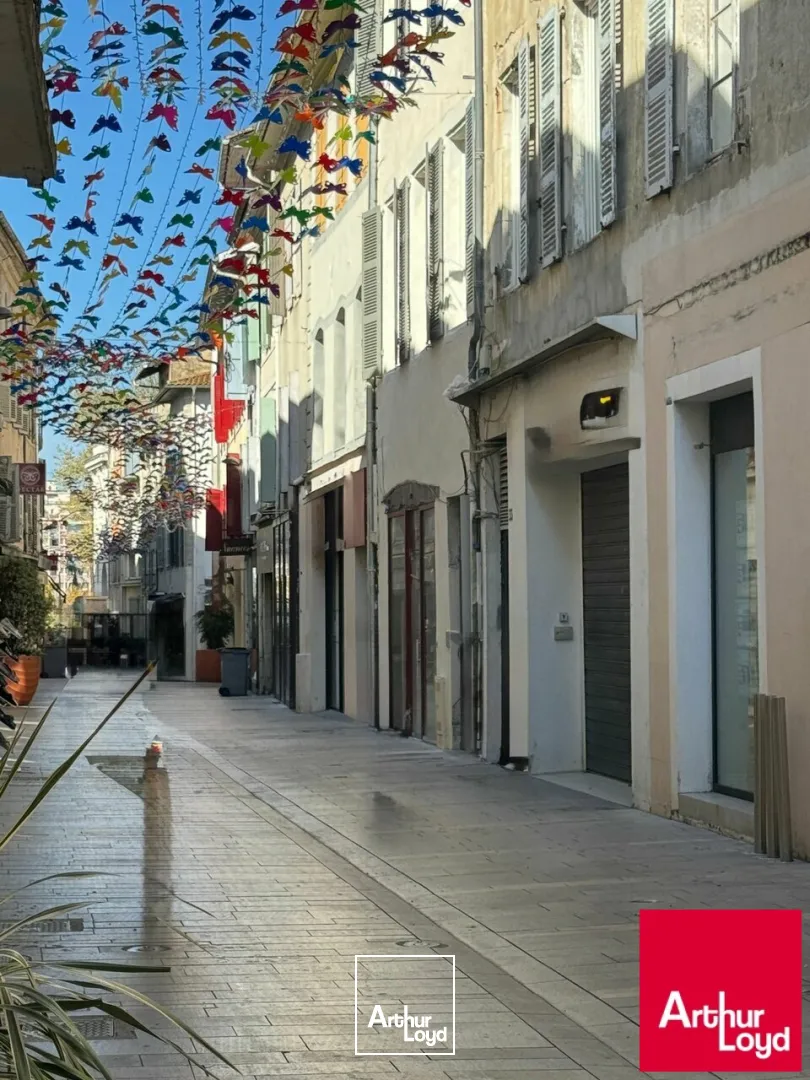 DAX rue piétonne - Local commercial avec grandes vitrines - IDEAL ENSEIGNE