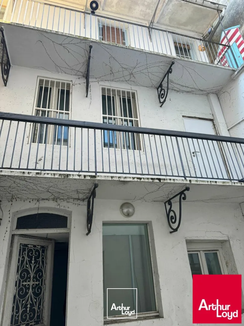 DAX rue piétonne - Local commercial avec grandes vitrines - IDEAL ENSEIGNE