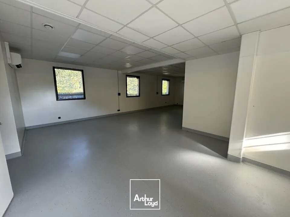 TOURS SUD SAINT-AVERTIN ECHANGEUR A10 - BUREAUX A LOUER 116 M² - GARAGE ET PARKING