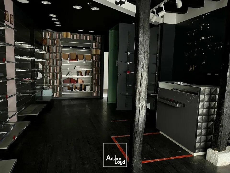 A LOUER - BOURGES - LOCAL COMMERCIAL