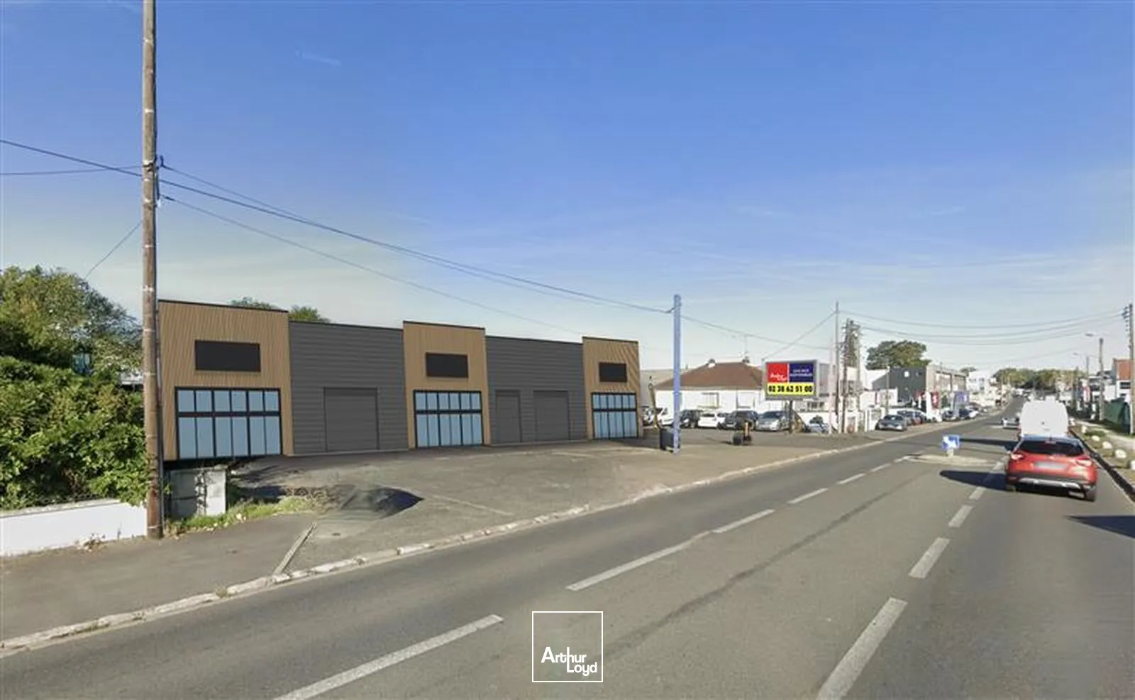 À louer : 3 cellules commerciales rénovées avec vitrines neuves sur l'axe n°1 de la Métropole Orléanaise