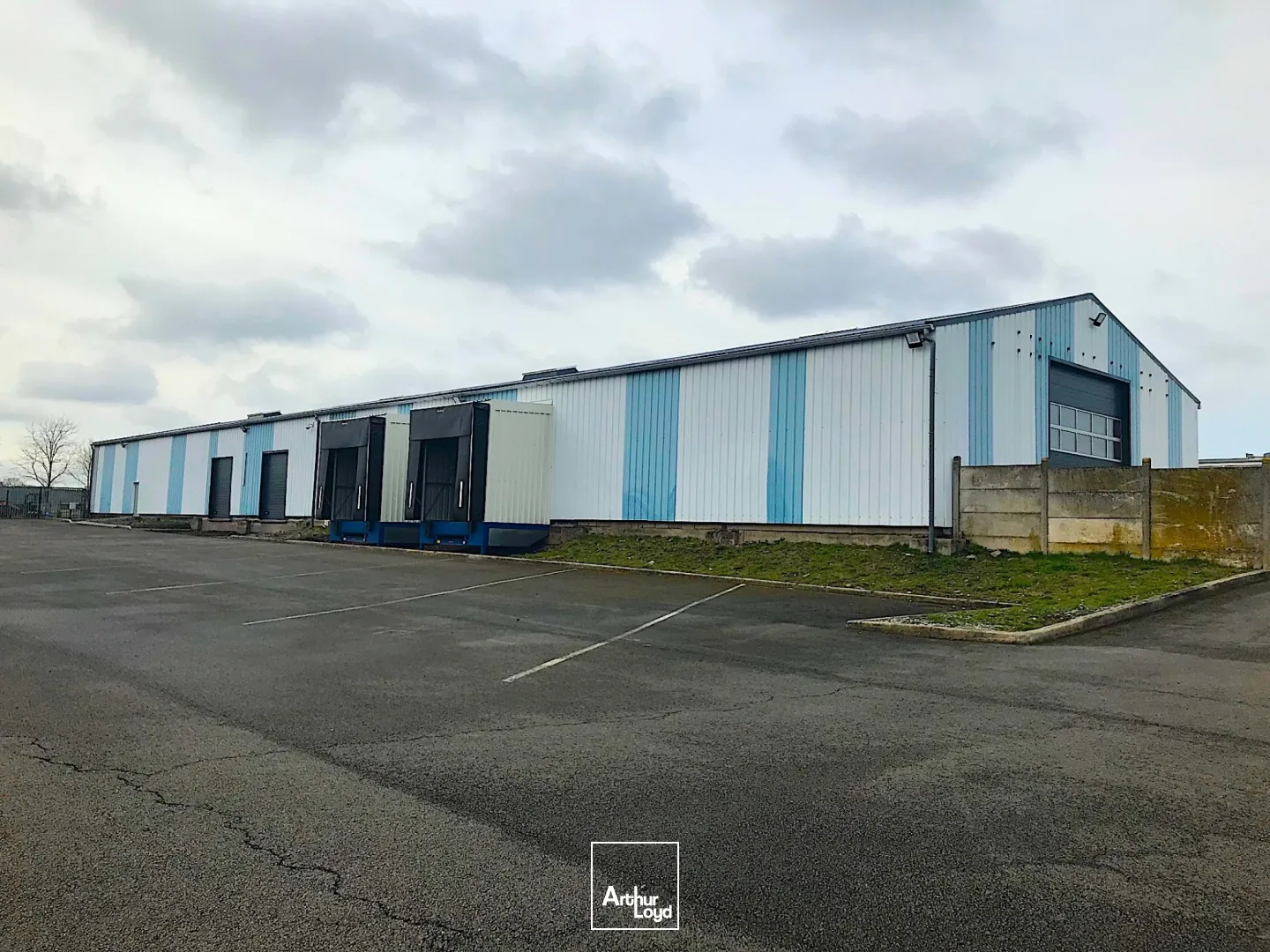 A Louer A vendre Entrepôt à Cambrai 