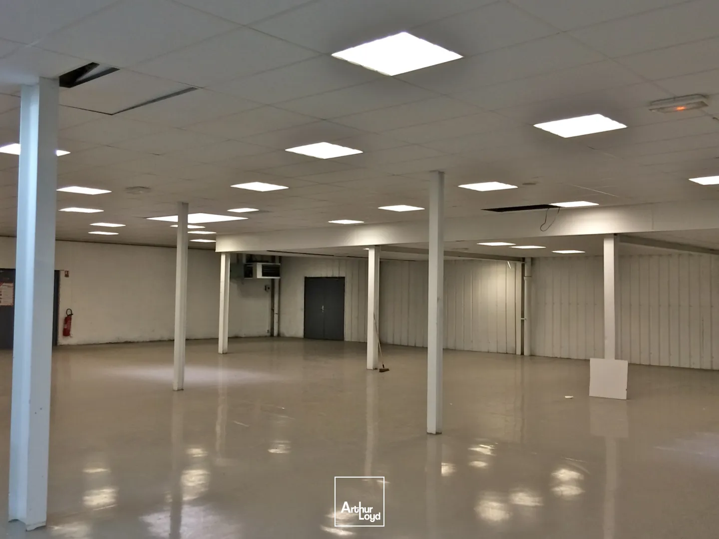 A Louer Entrepôt à Valenciennes 